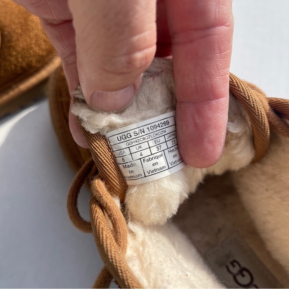 UGG‎ 1094269 Neumel Chestnut Brown Suede Fur Low Women's BOOTS Size 6 - Picture 8 of 8